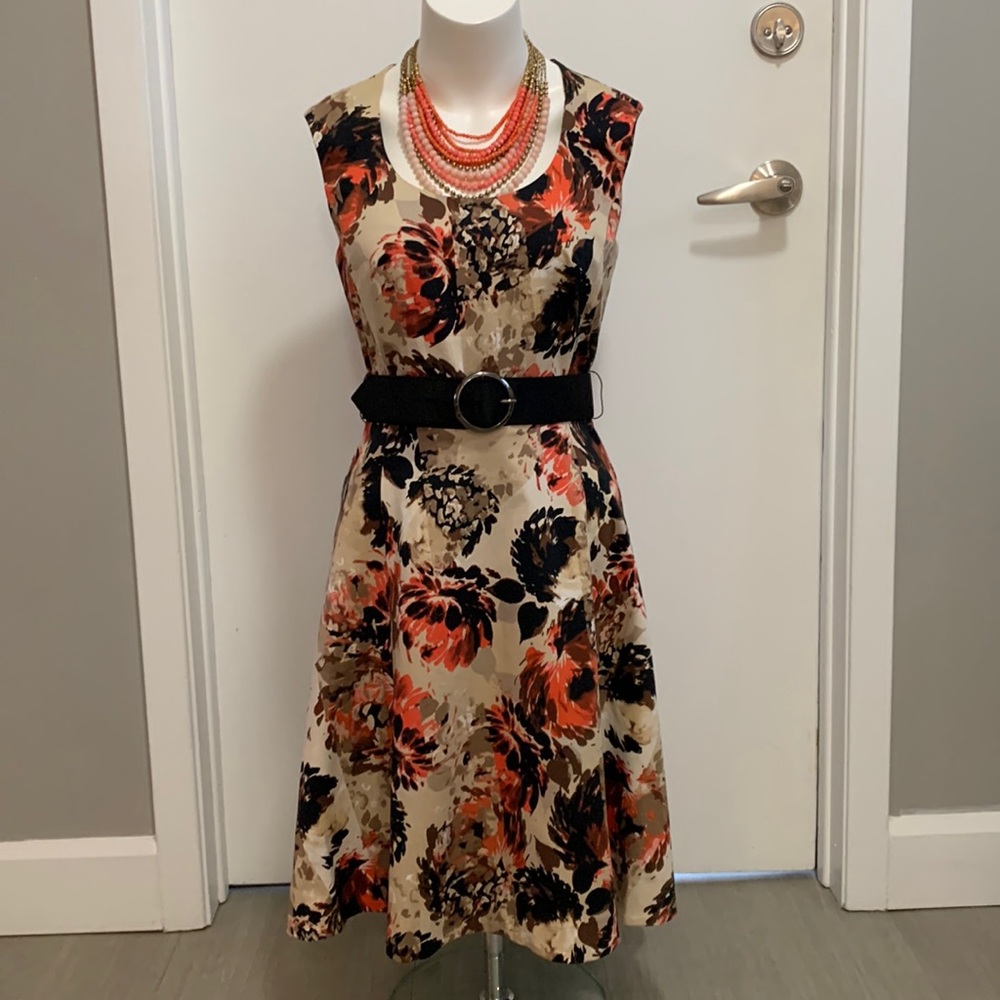 LE CHÂTEAU floral printed dress
